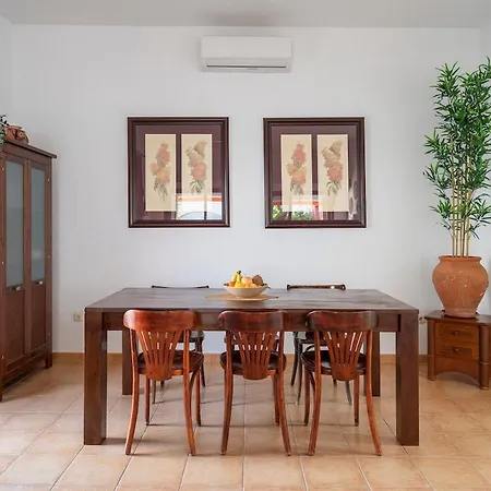 Casa Kiky, Boho-chic With Botanical Garden Vila