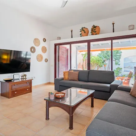 Casa Kiky, Boho-chic With Botanical Garden La Oliva