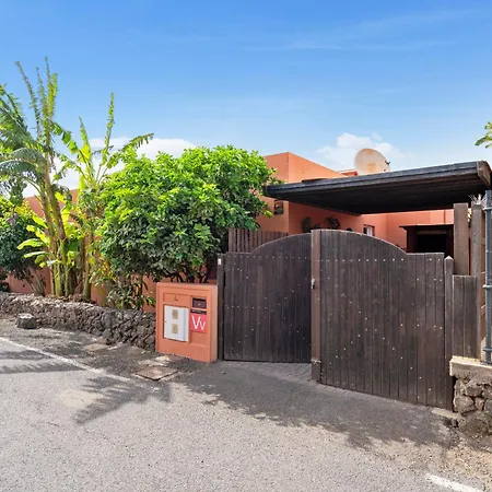 Casa Kiky, Boho-chic With Botanical Garden La Oliva